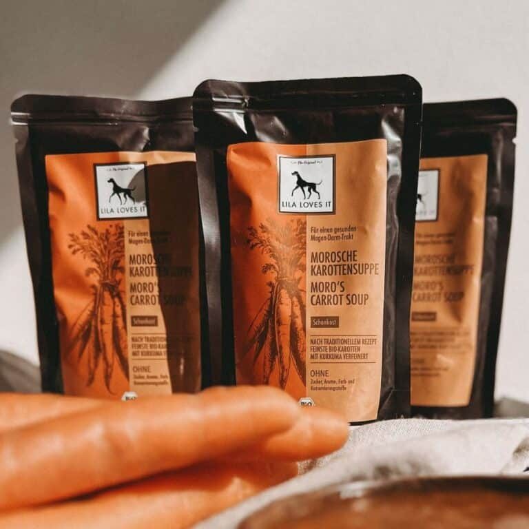 Lila loves it Morosche Karottensuppe : Drei Beutel mit Karotten im Vordergrund