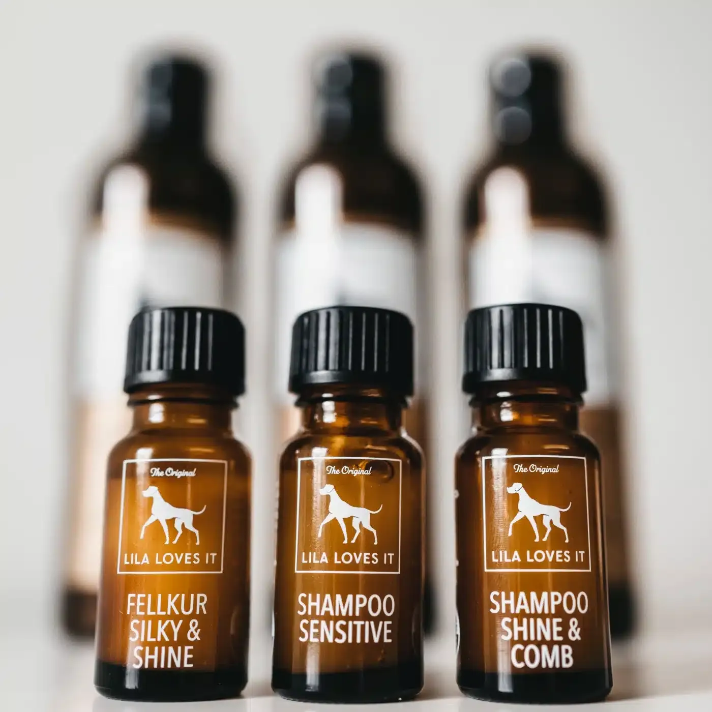 Lila loves it Pröbchenset: drei kleine Probierfläschchen Shampoo Shine and Comb, Sensitive Shampoo und Fellkur Silky and Shine