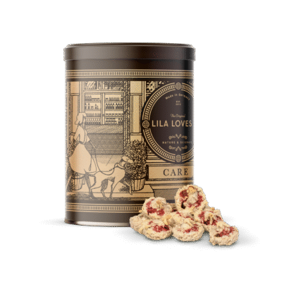 Biscuit tin with venison pralines