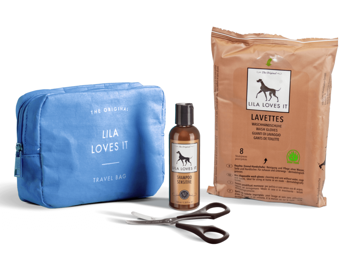 Blaue Tragetasche mit Hunde-Shampoo und Waschhandschuhe und einer Fellschere als Spar-Angebot | LILA LOVES IT "Fresh Fur Set"